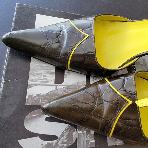 Shoes - Picture 6 of 8